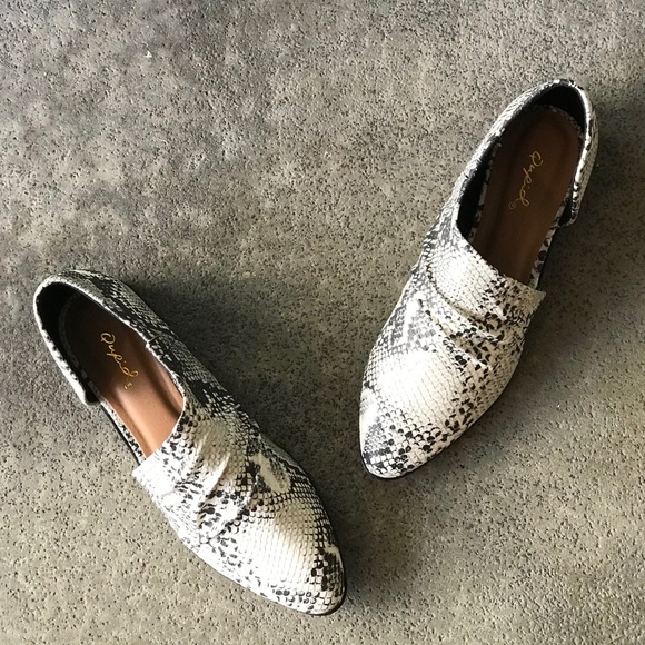 1 left! Qupid Tuxedo Python Snake Open Side Flat - Picture 6 of 8